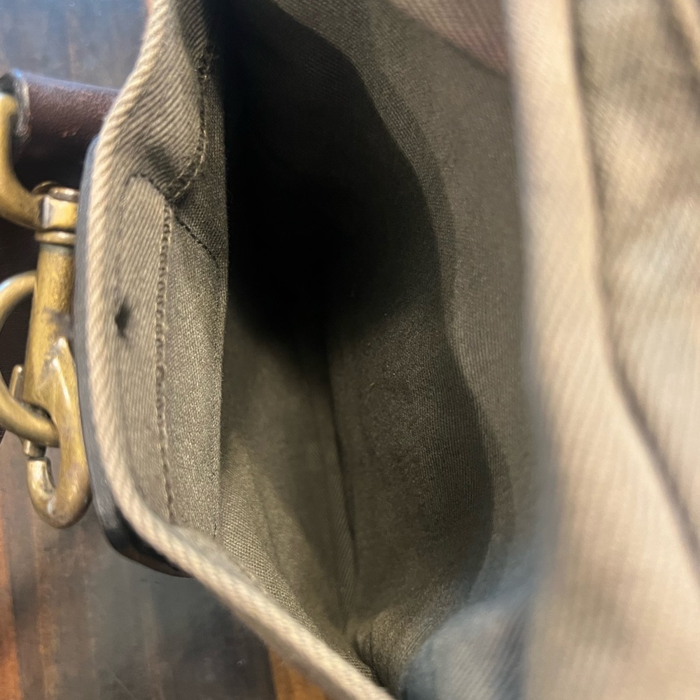 Filson Sportsman Utility Style 266 Bag in Otter Green - Picture 15 of 16